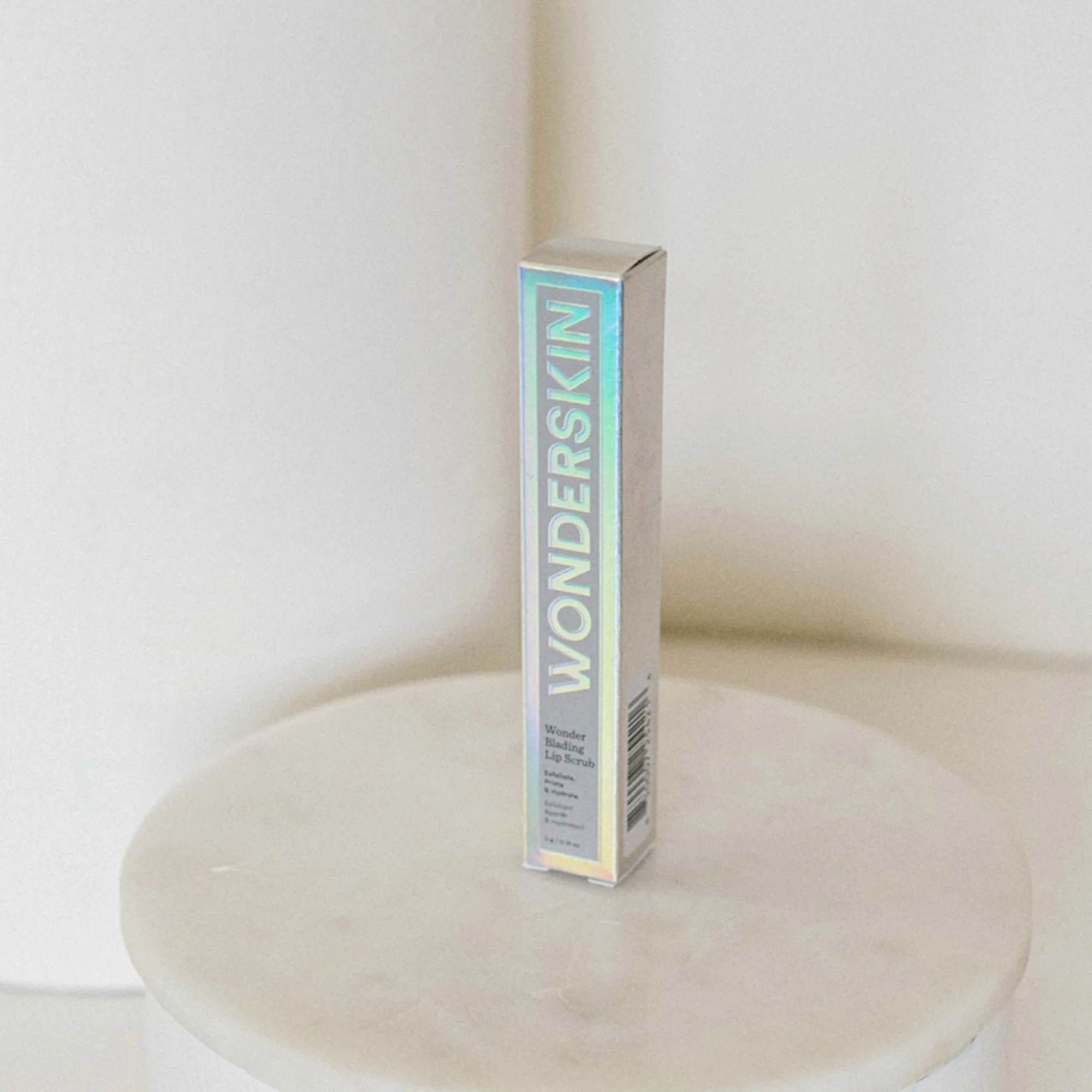 WONDER BLADING 3-in-1 Lip Scrub - Image 4
